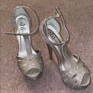 Shi super sparkly high heels size 6
